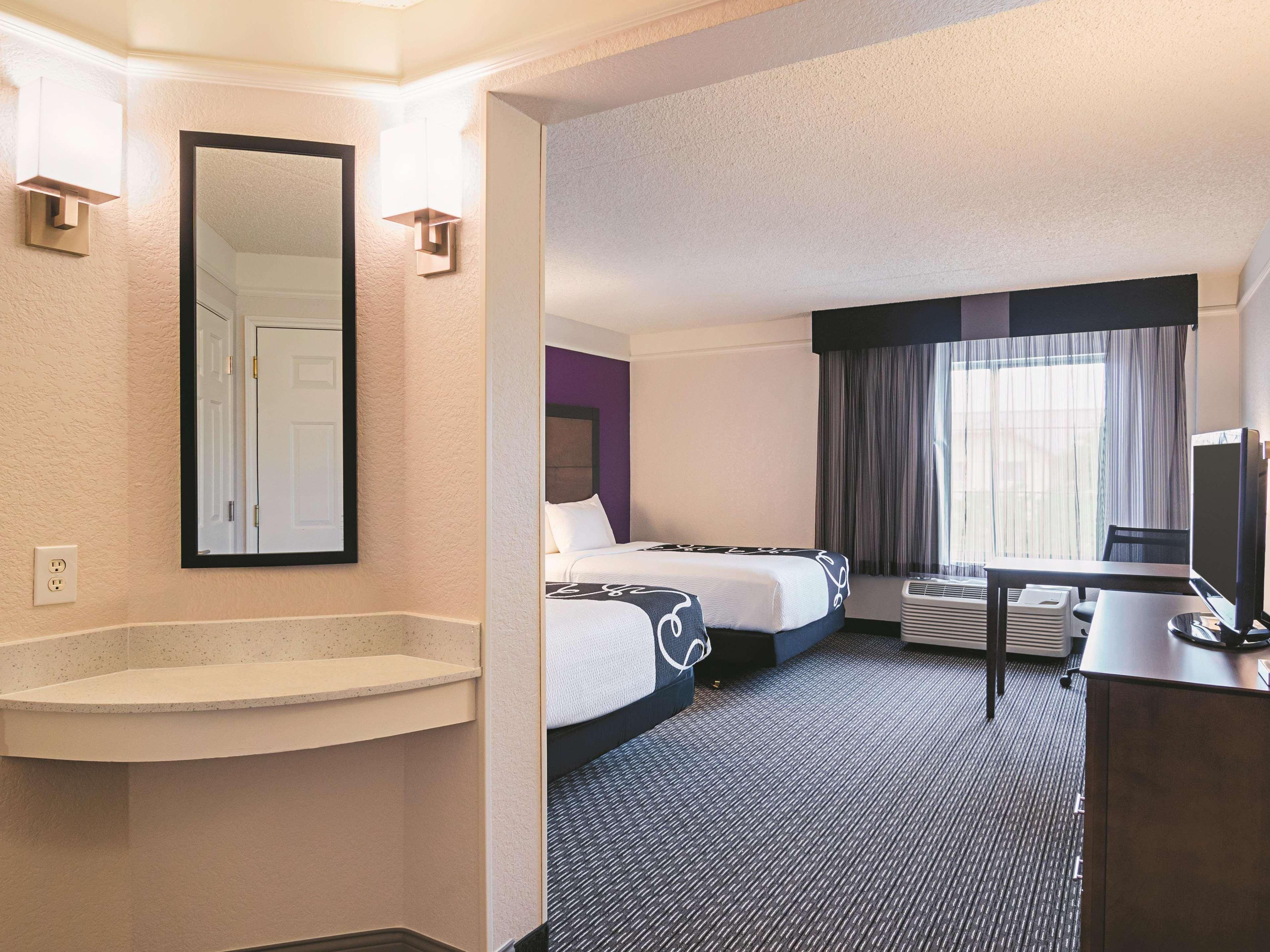 La Quinta By Wyndham Denver Airport Dia Exterior photo