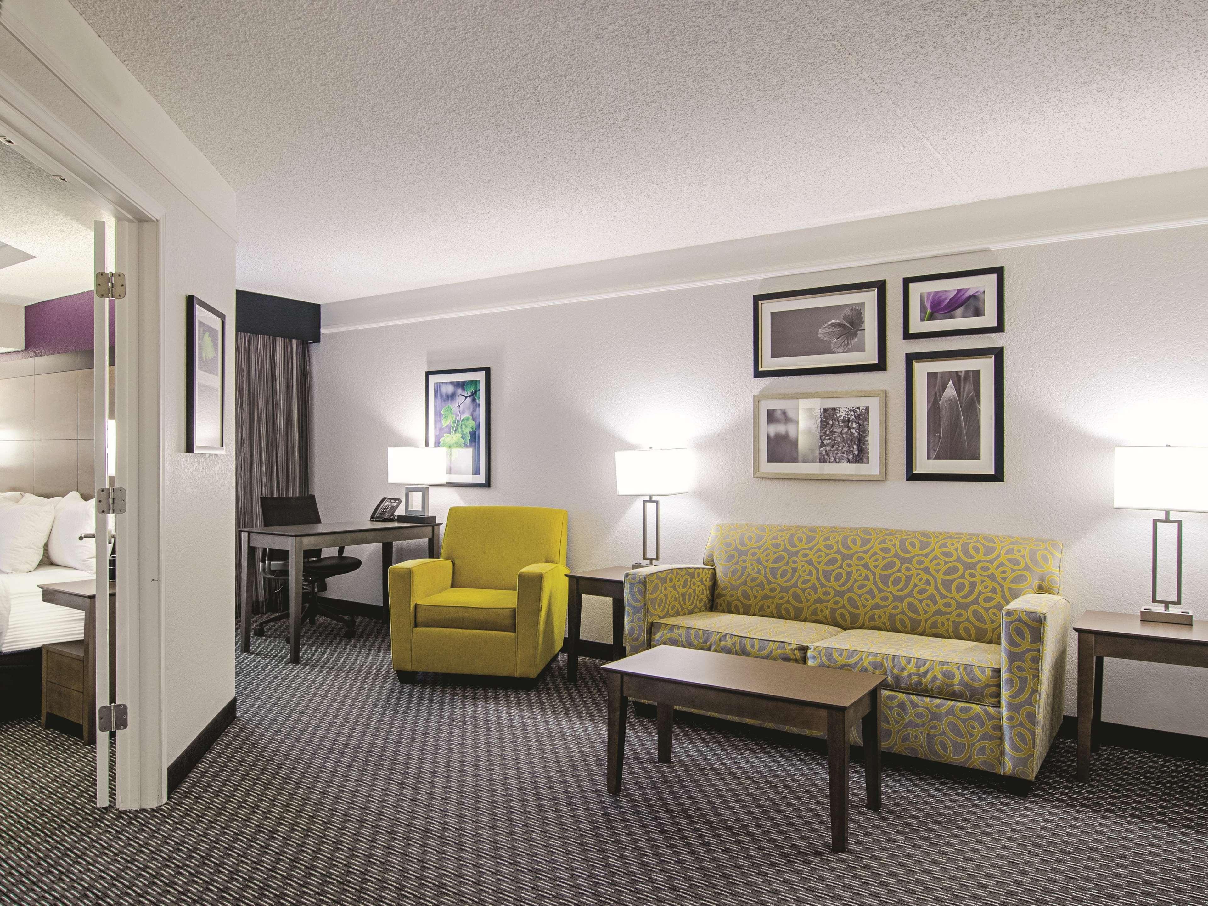 La Quinta By Wyndham Denver Airport Dia Exterior photo