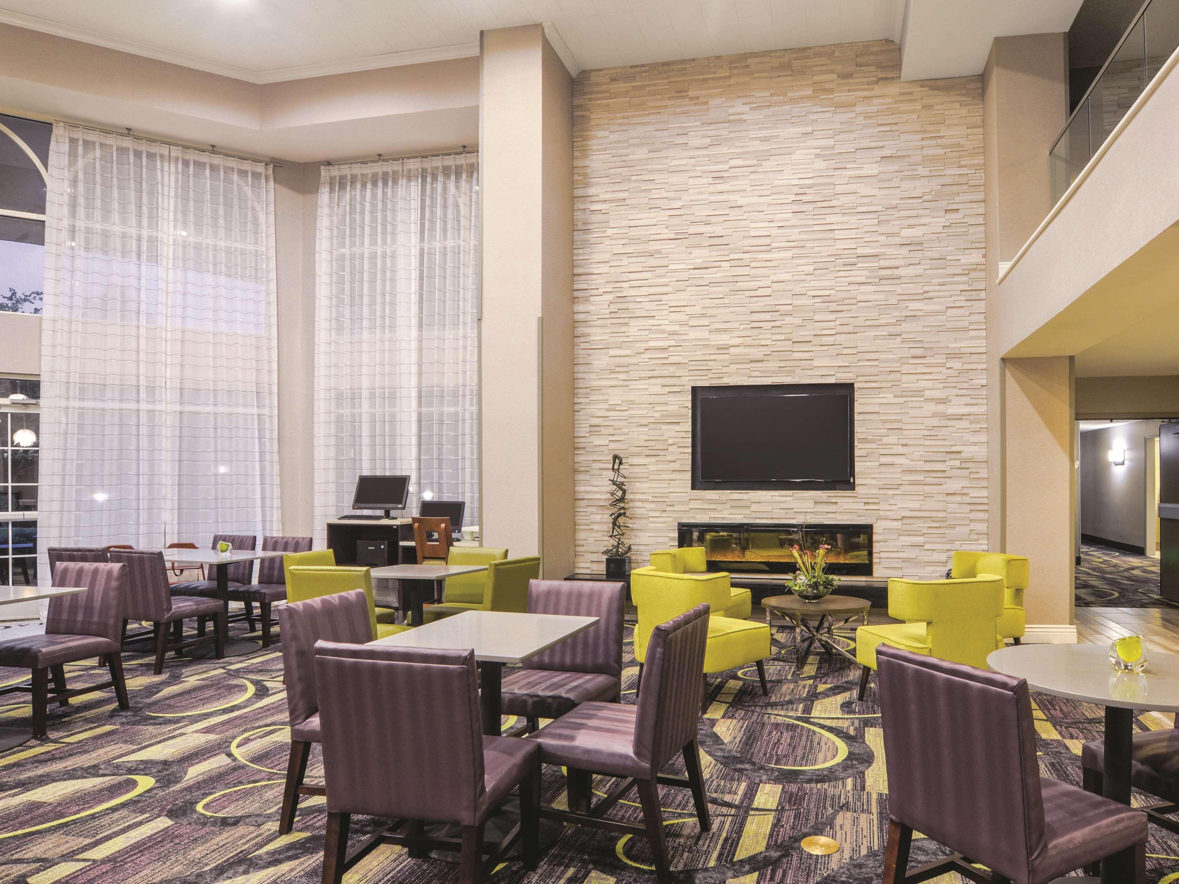 La Quinta By Wyndham Denver Airport Dia Exterior photo